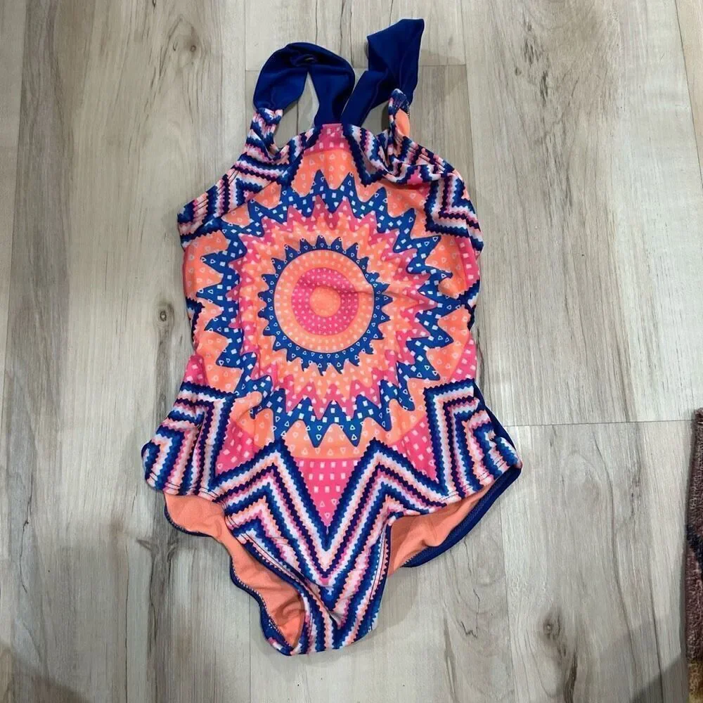 Cat & Jack Girl Swimsuit one piece size S ( 6/6x)